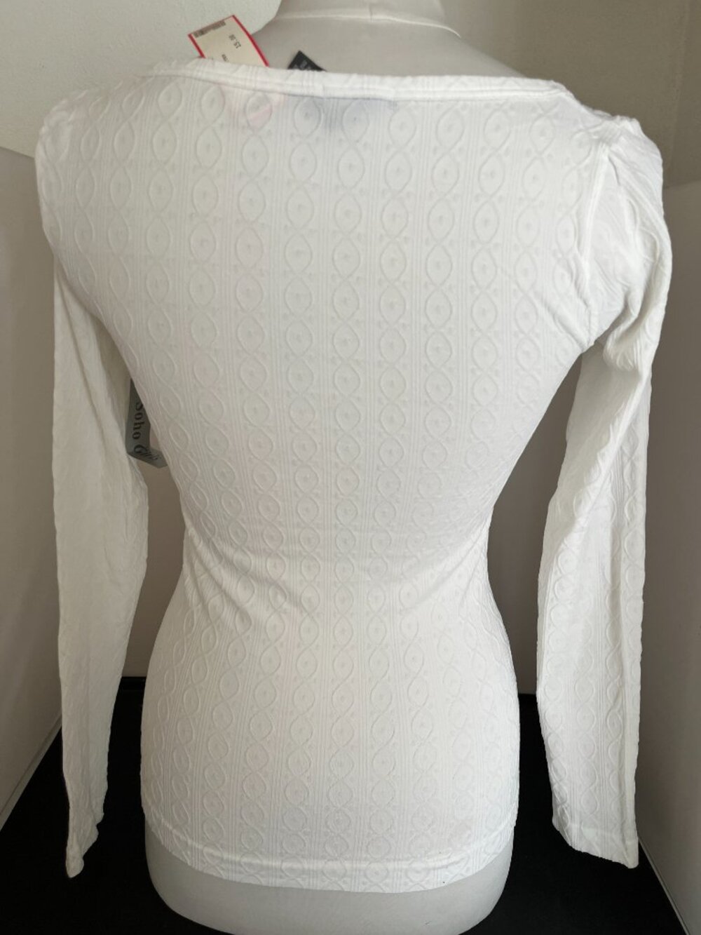 Lightweight Cable Pattern Top - Picture 2 of 3